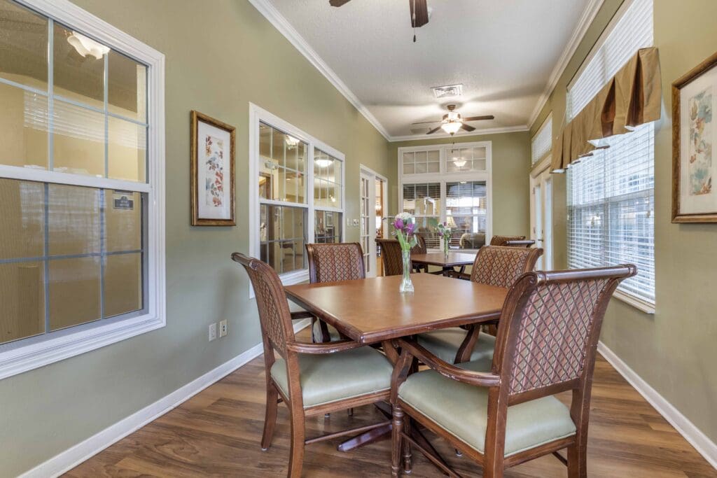 Dining area at Inspirations of Bartlesville.